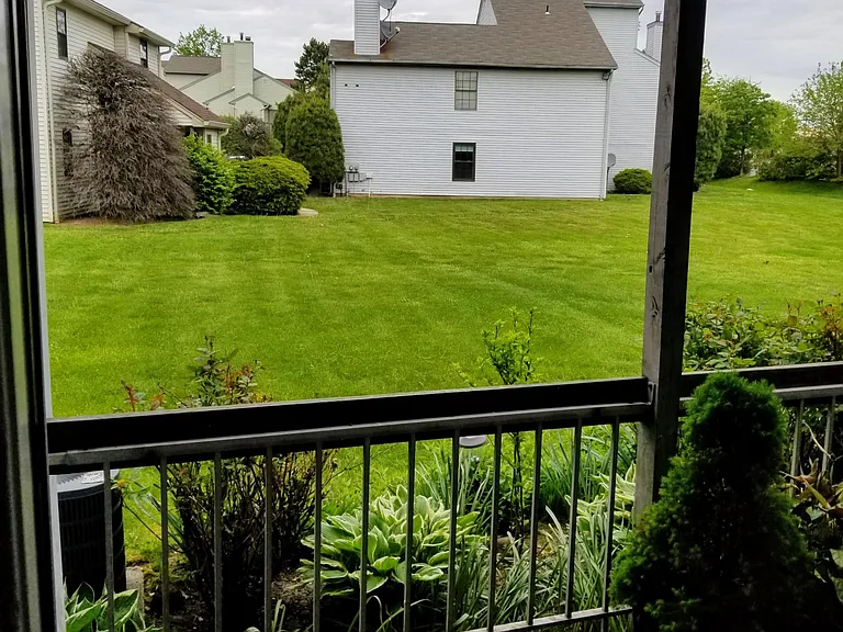 1910 Woodbridge Commons Way — Photo 10