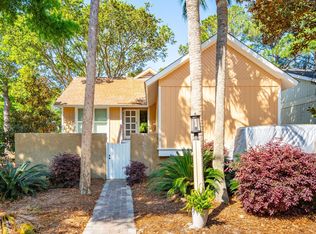 18 Lake Village Ln, Isle Of Palms, SC 29451