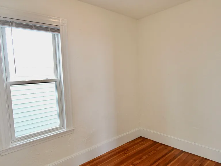 299 Lexington Street — Photo 7