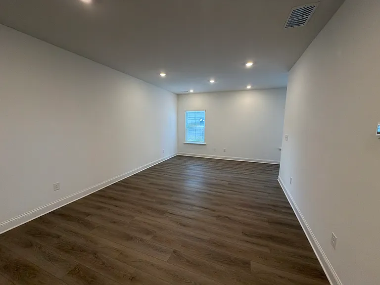 109 Prospect Ave — Photo 16
