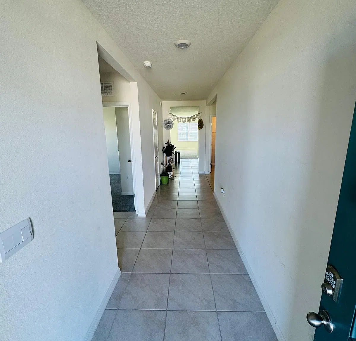 4 bed, 1815 sqft, $2,400 — Photo 2