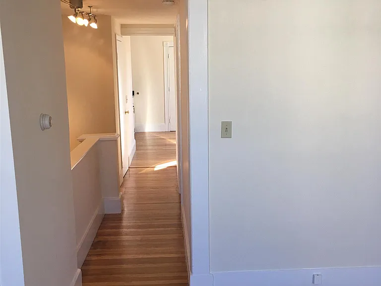 45 Florence St — Photo 5