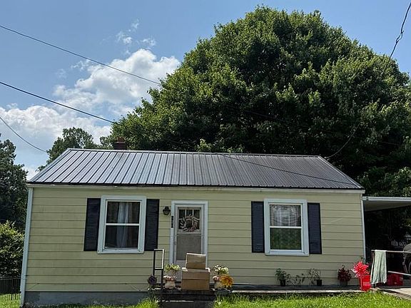 3rd image of 575 Colonial Hill Dr