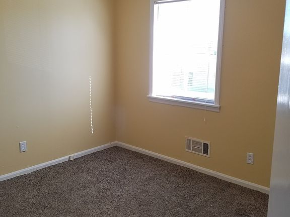 2nd image of 1509 Rockdale Dr APT 1