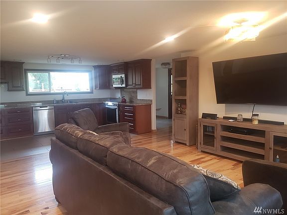 5th image of 5012 139th Ave SE