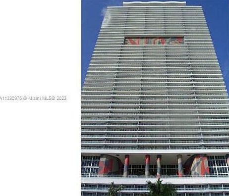2nd image of 50 Biscayne Blvd APT 814