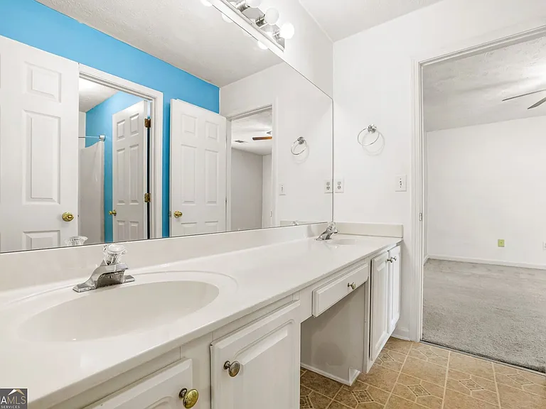 690 Burnham Rdg — Photo 14