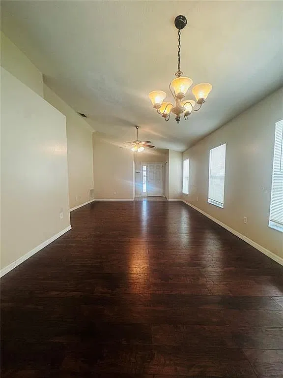 3 bed, 2.0 bath, 1335 sqft, $2,100 — Photo 3