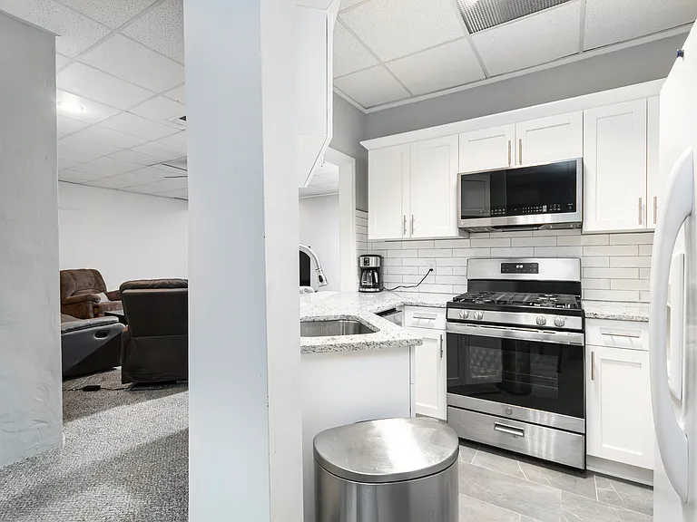 3655 Brisbane Dr — Photo 34