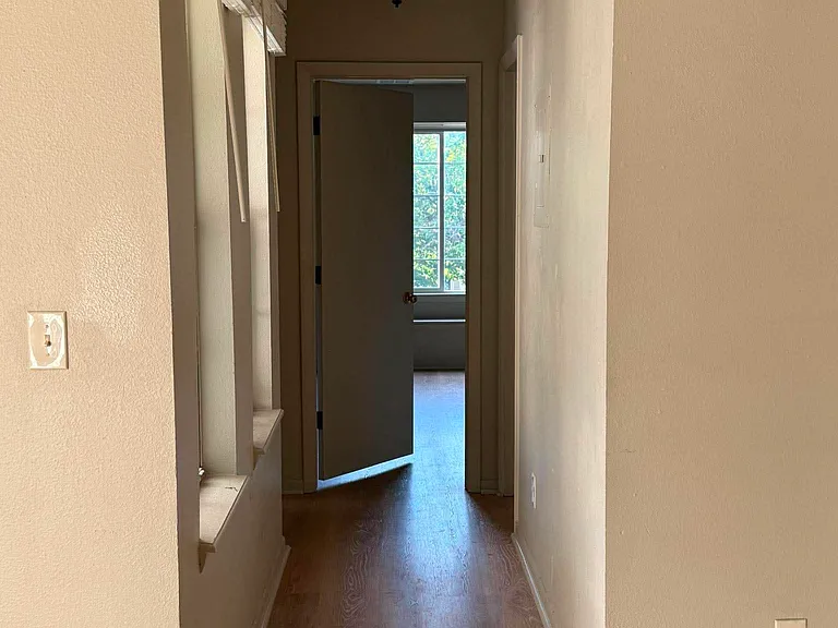 871 S Uravan Ct #D — Photo 10