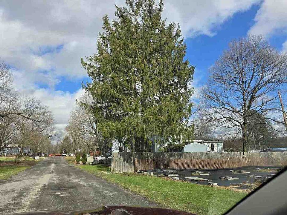 2nd image of 353 Main St