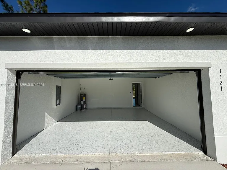 1121 Florence St E — Photo 5