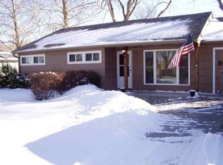 3905 SW Dixie Ct, Topeka, KS 66614