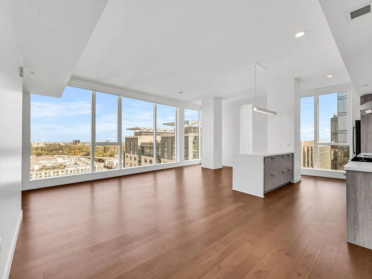 Modern High-Rise Living in Downtown San Jose- 188 West Saint James — Photo 1