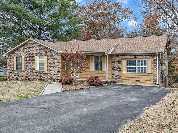 3rd image of 315 Summer Dr