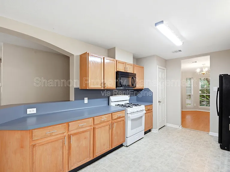 3924 Highland Vale Ct — Photo 10