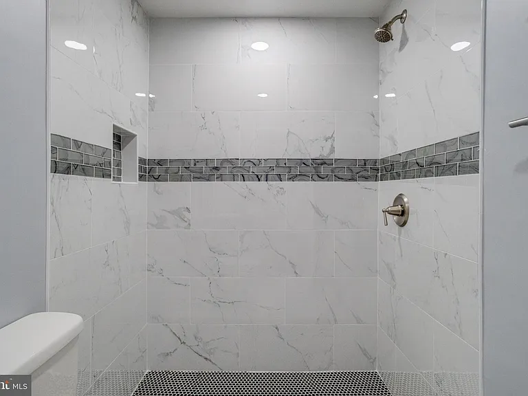 1359 Raleigh Dr — Photo 25