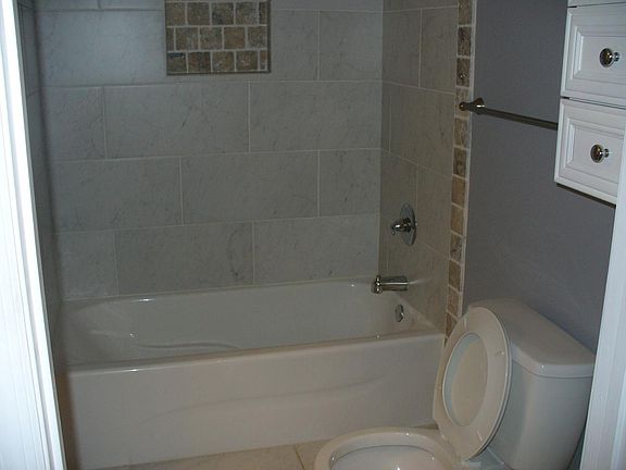 3rd image of 222 Park Ave
