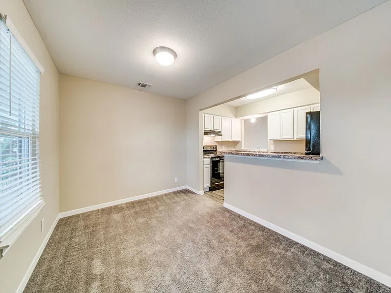 The Oaks Apartments At Medical Center — Photo 99