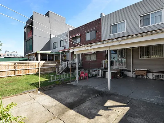 Sold by Keller Williams Realty Landmark | media 19
