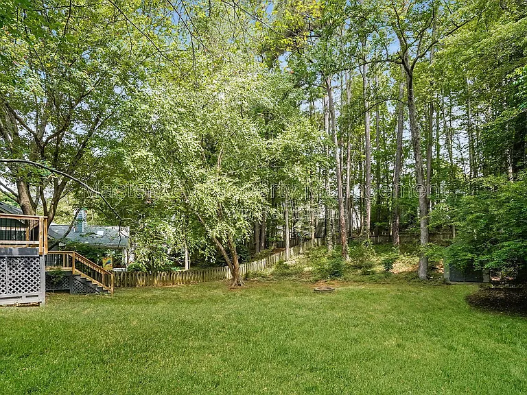 220 W Elm Ave — Photo 26