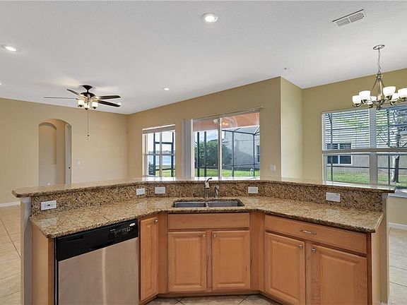5th image of 3853 Shoreview Dr