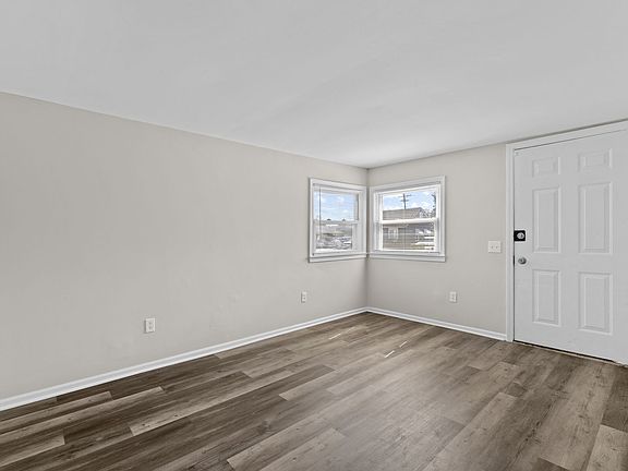 4th image of 12475 Georgiana Ave