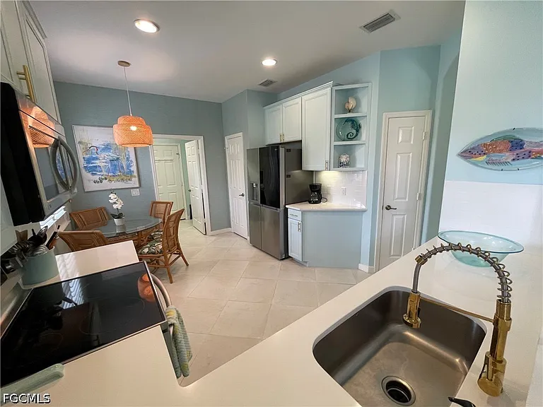 10640 Camarelle Cir — Photo 26