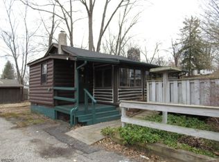 6 Echo Ln, West Milford, NJ 07480