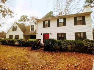 9 E Jimmie Leeds Rd, Galloway, NJ 08205