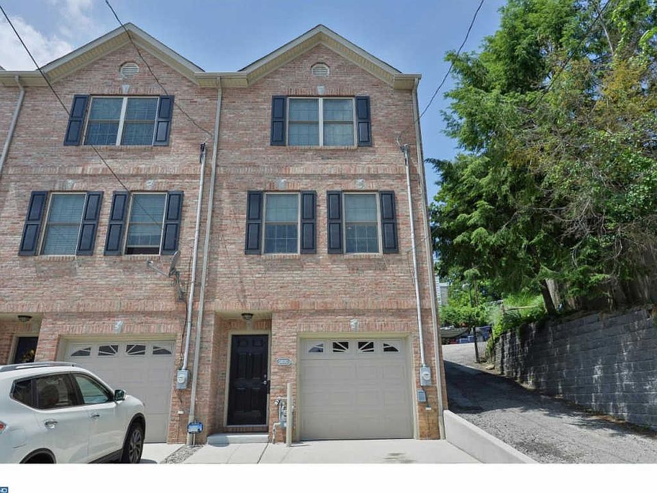 1st image of 3409 Ainslie St #C