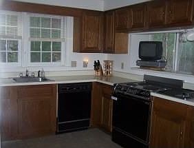 Kitchen w/JennAire grill