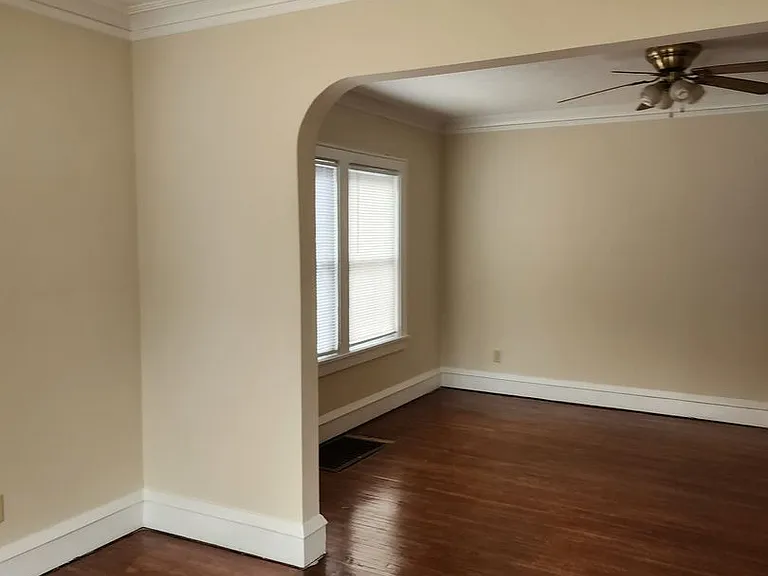 1306 N Main St — Photo 3