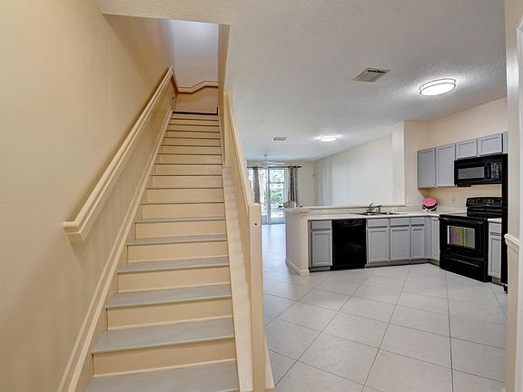 3rd image of 9737 Porta Leona Lane
