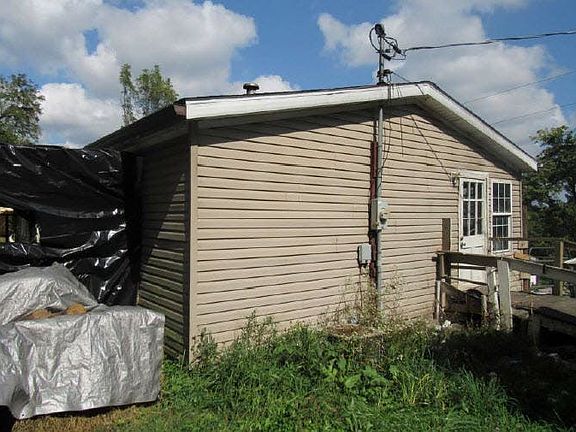 4th image of 9655 Hickory St