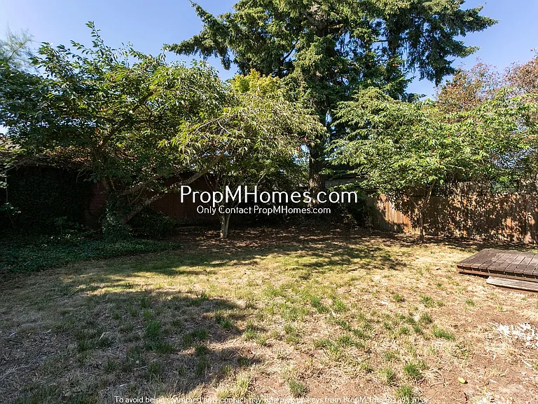 9038 NE Humboldt St — Photo 18