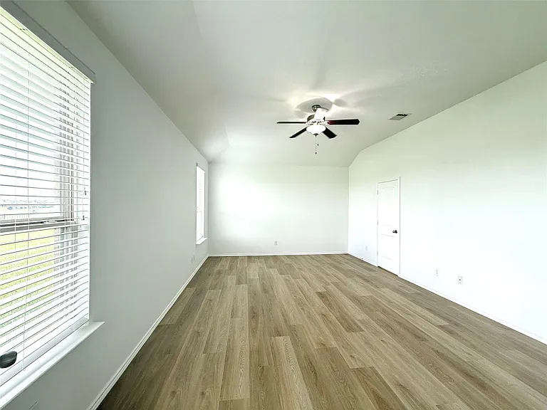 23603 Legano Dr — Photo 14