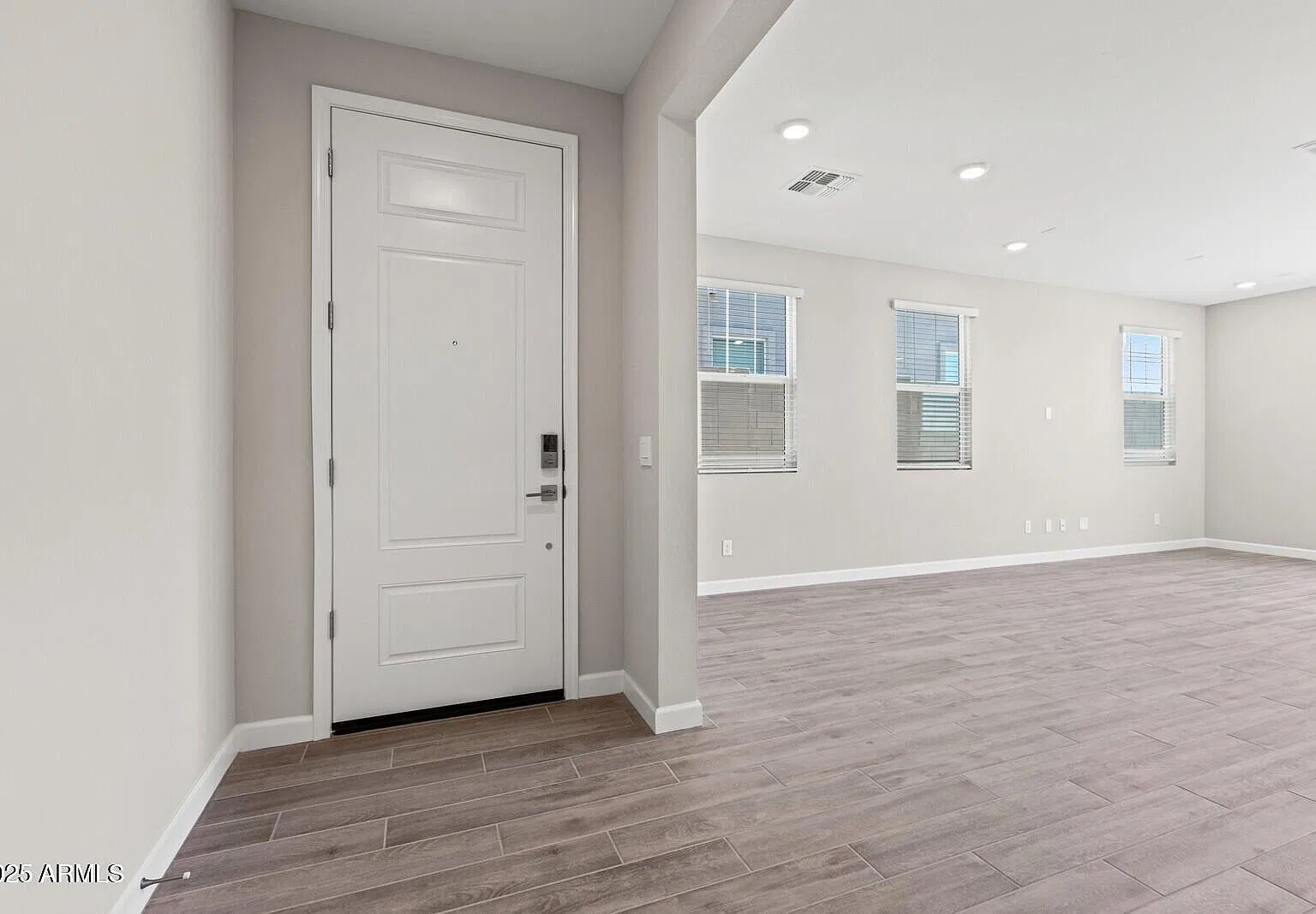 3 bed, 2.5 bath, 1743 sqft, $3,400 — Photo 4