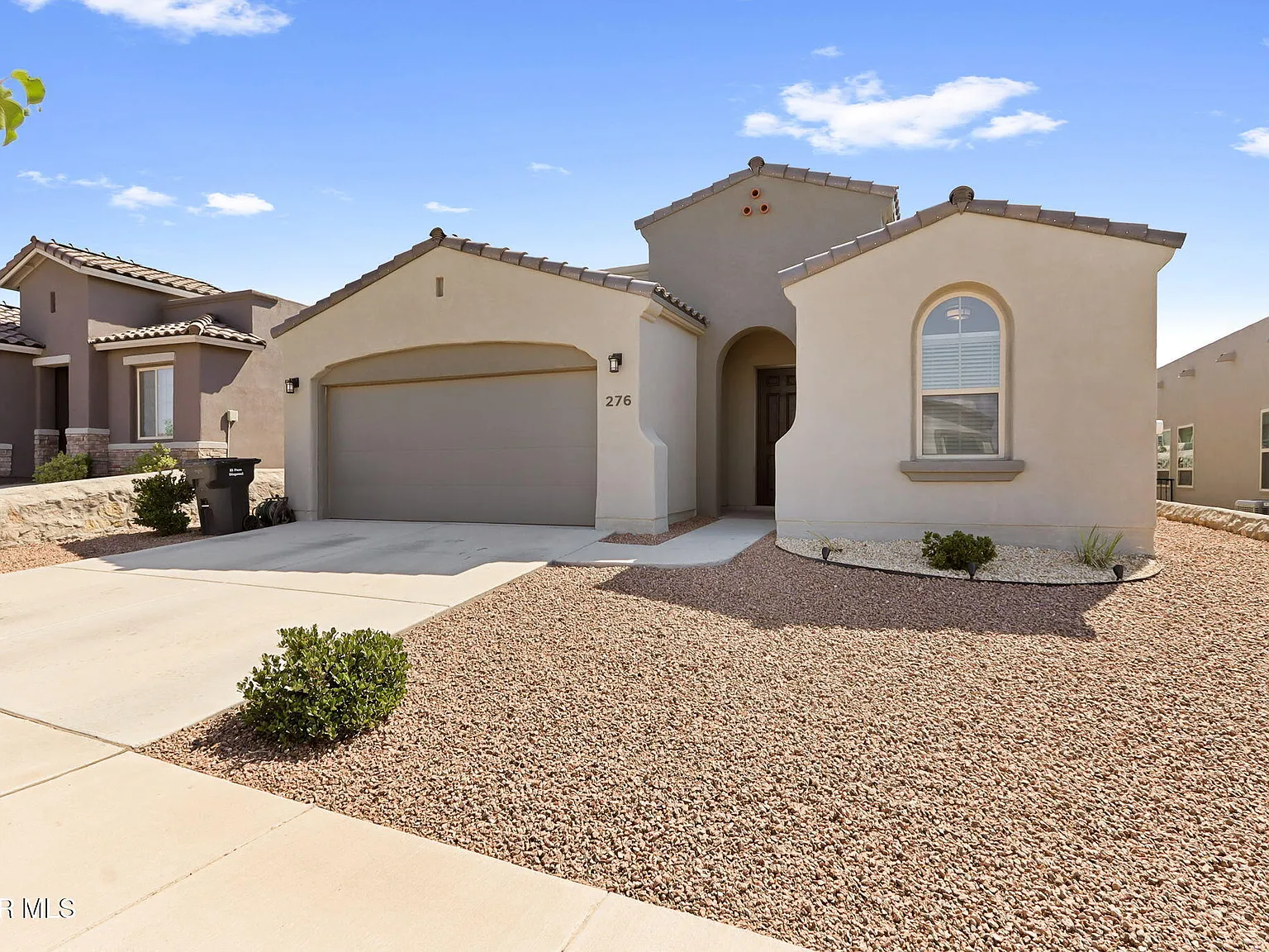 4 bed, 2.0 bath, 1832 sqft, $2,100 — Photo 3