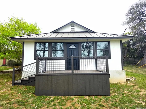 219 Indian Creek Rd, Ingram, TX 78025