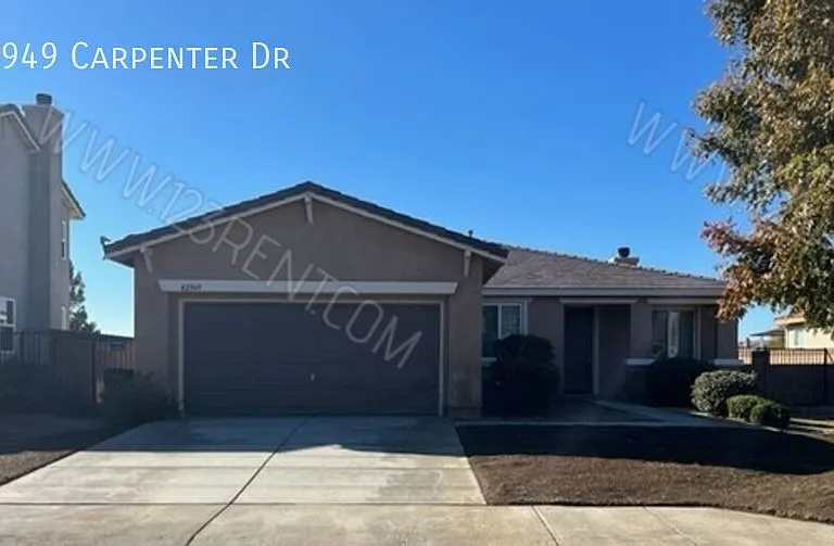 42949 Carpenter Dr — Photo 1