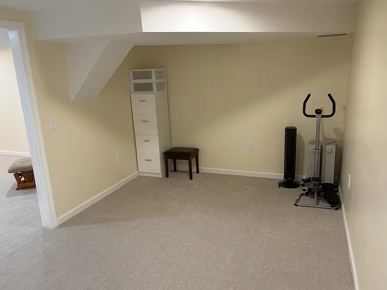 121 Cadogan Way — Photo 22