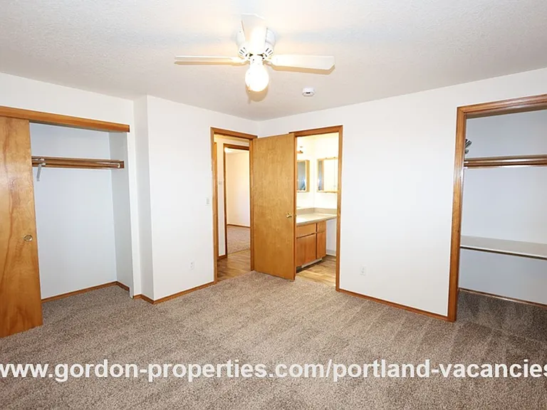 9641 SE Schiller St — Photo 29