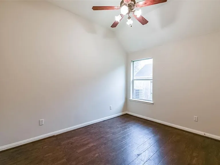5911 Mettler Ln — Photo 16