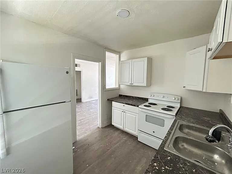 1711 Santa Paula Dr #A — Photo 6