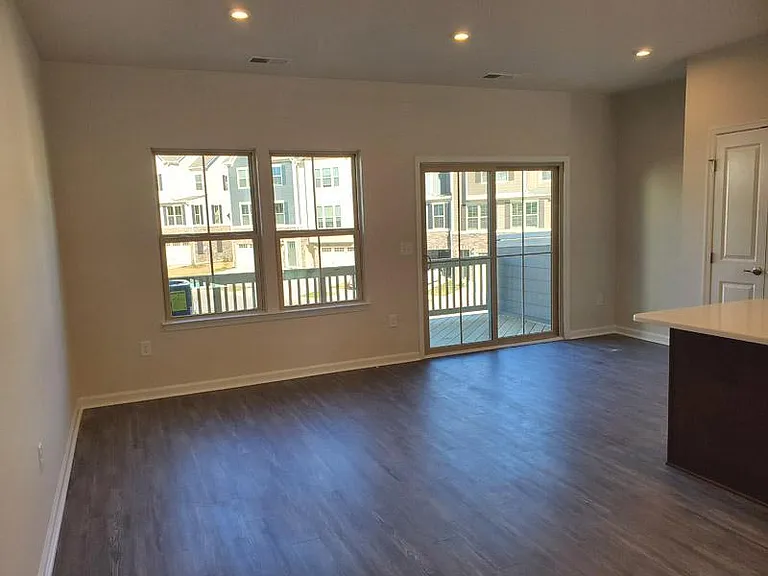214 Timber Forest Ln — Photo 3