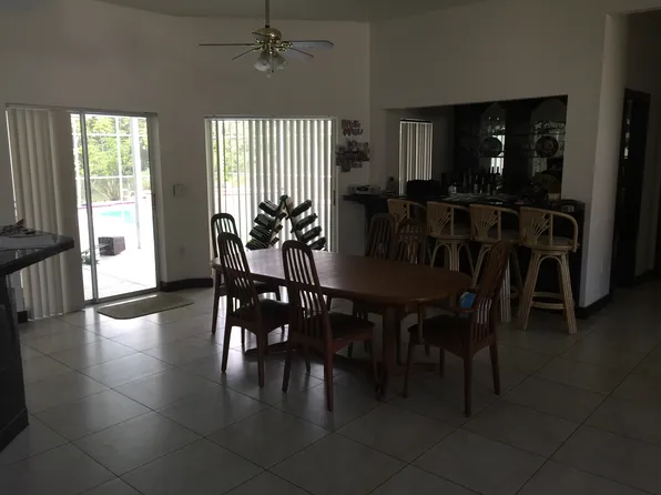 8935 Skymaster Dr, New Port Richey, FL 34654