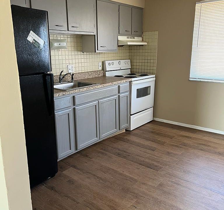 1st image of 3337 Brierhall Dr APT 3