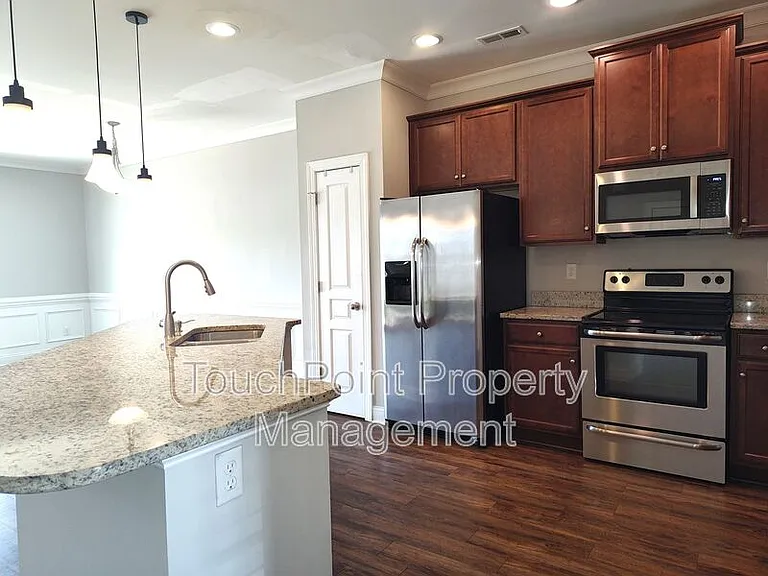 321 Halton Crossing Dr SW — Photo 3