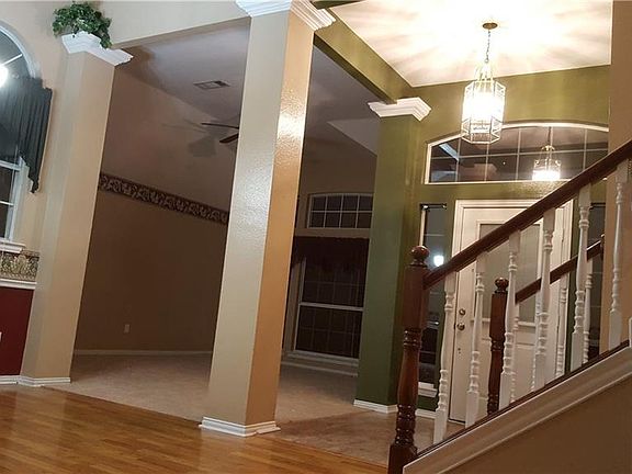3rd image of 2061 Heather Glen Dr
